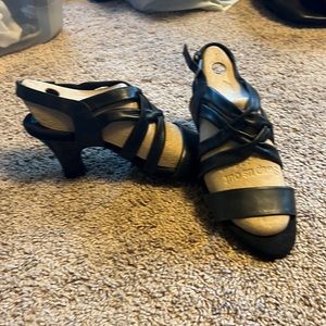 Black comfortable Aerosoles sandals